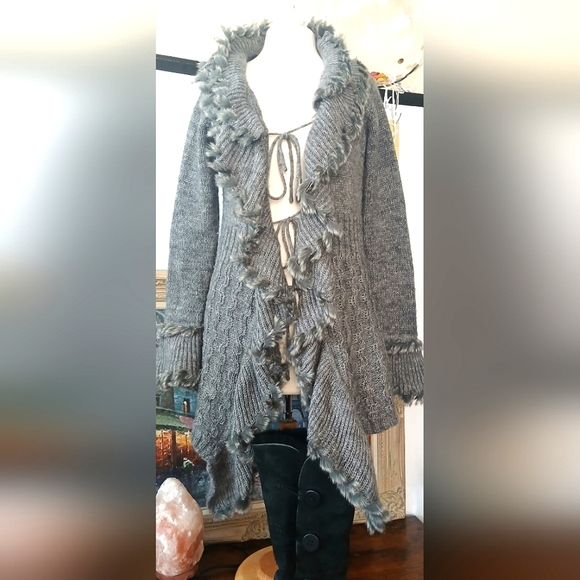 Sweaters - Boutique Gray Crochet And Mink Fringed Women's Sweater